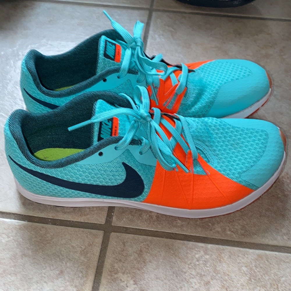 NWOT NIKE Rival XC Shoes